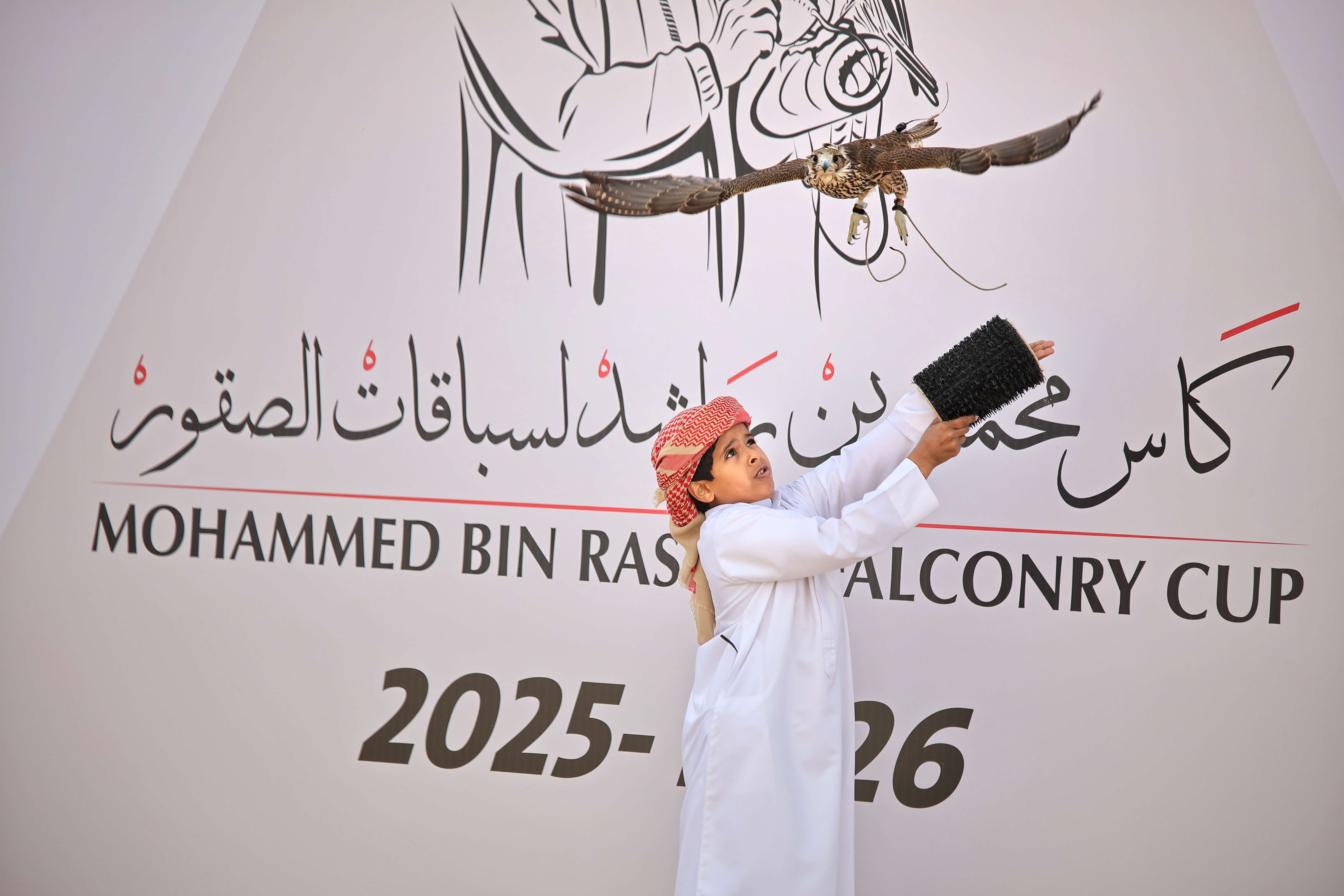 مركز حمدان بن محمد لإحياء التراث يعلن عن انطلاق  كاس محمد بن راشد لسباقات الصقور