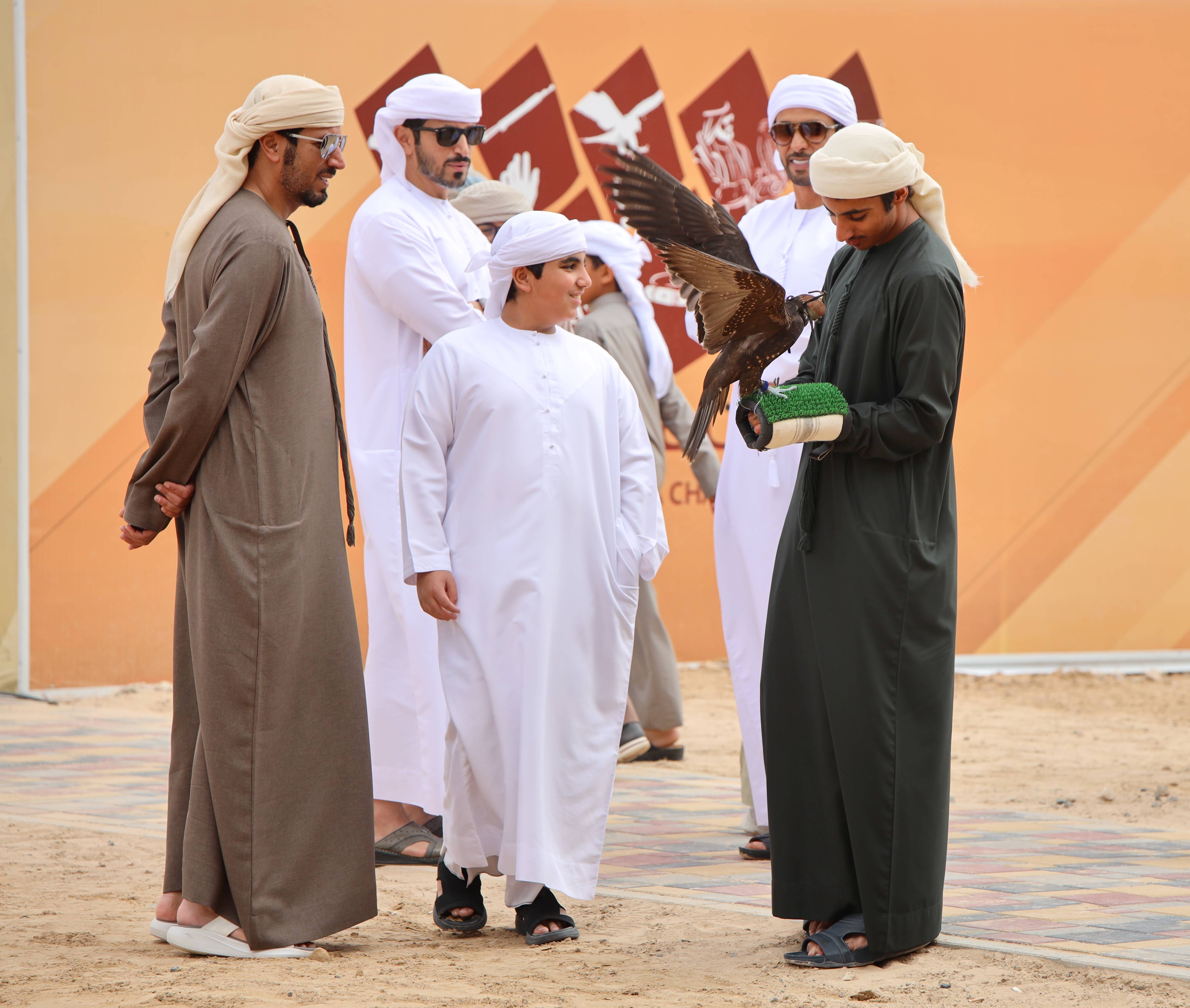 مركز حمدان بن محمد لإحياء التراث يعلن عن انطلاق  كاس محمد بن راشد لسباقات الصقور