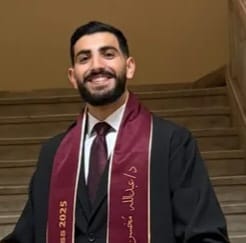 تهنئة ل الدكتور عبدالله محمد داود محسن بمناسبة تخرّجه من كلية الطب.