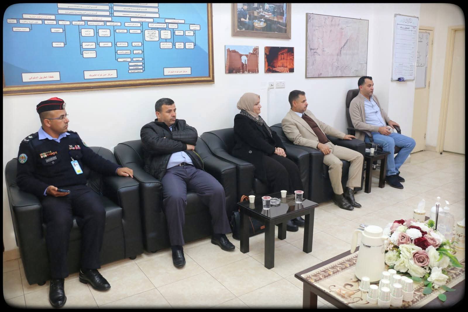 تكريمالجهاتالأمنية السلامين تُكرّم الجهات الأمنية لجهودهم في إنجاح تكميلية التوجيهي في تربية البترا