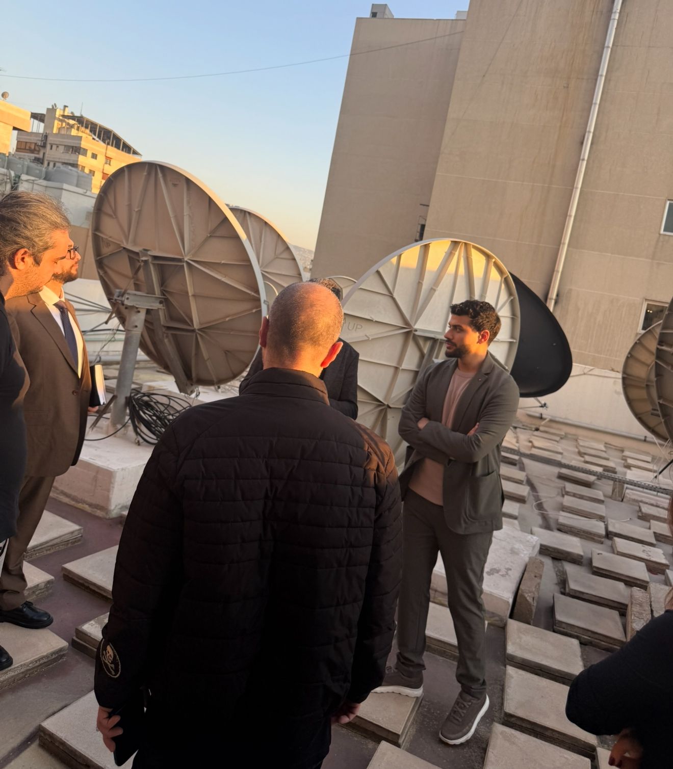 تحالف الفن والإخراج: دان حداد ووائل كفوري في مبادرة لدعم تلفزيون لبنان