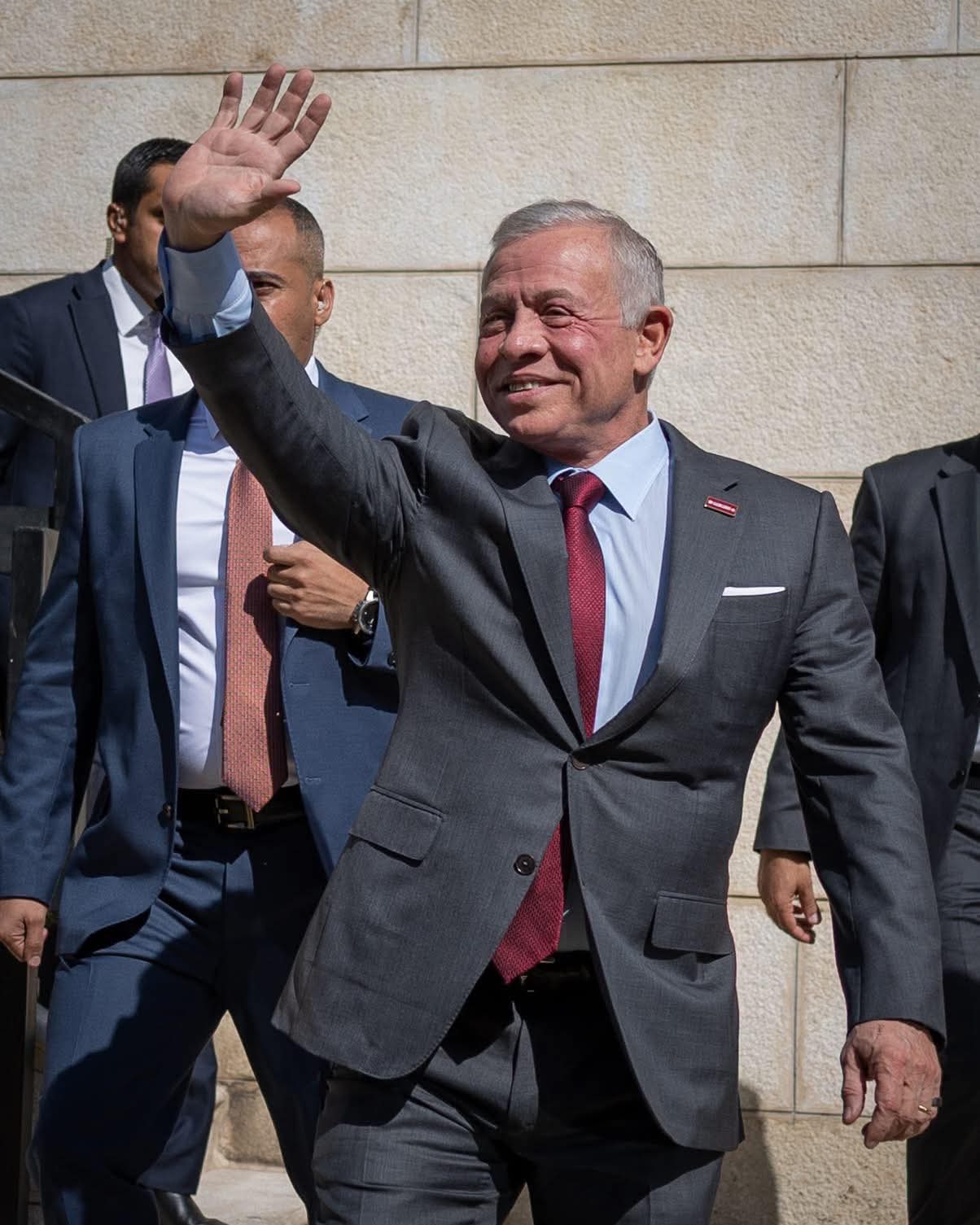 رئيسة جمعية بوابة رحاب الخيرية روان ابو دلبوح تهنئ جلالة الملك بمناسبة عيد ميلاده الميمون 