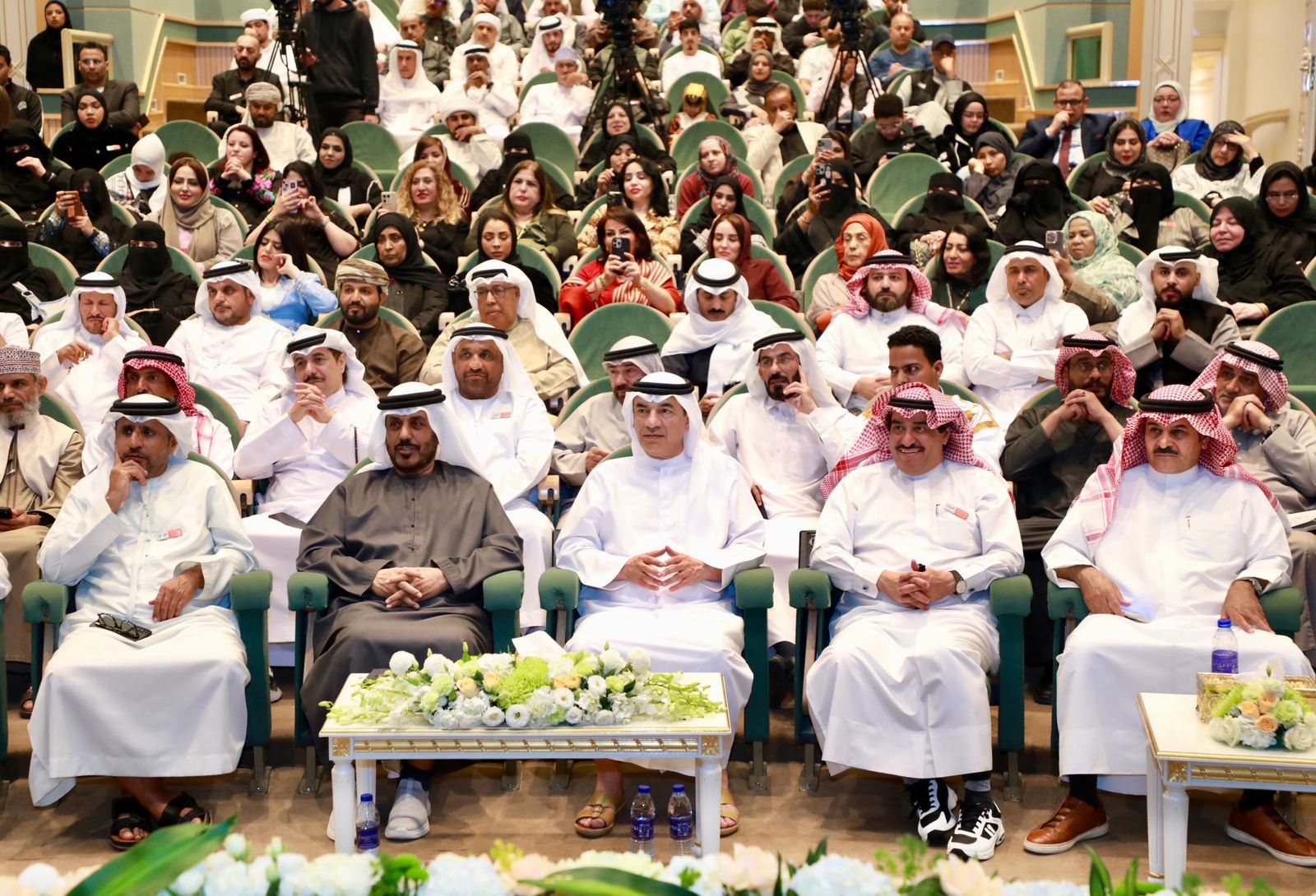 قصائد الوطن والوجدان تتألّق في قصر الثقافة ضمن مهرجان الشارقة للشعر النبطي