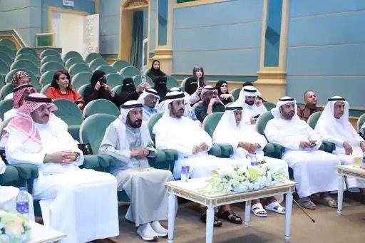 ندوة نقدية تناقش مسيرة الشاعرين المكرمين في  مهرجان الشارقة للشعر النبطي  