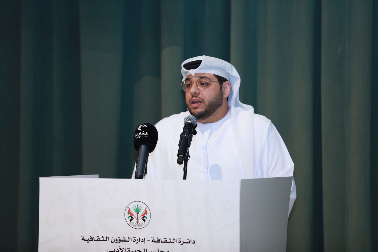 فرسان القصيد يضيئون قصر الثقافة في مهرجان الشارقة للشعر النبطي