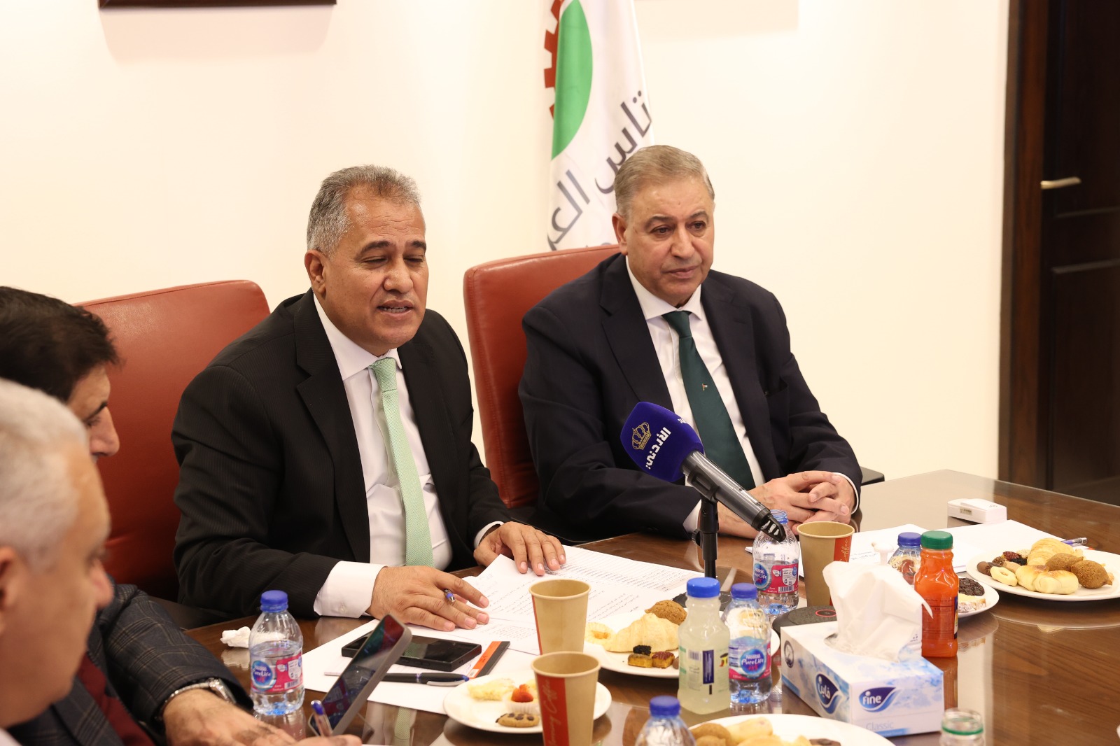 كتلة حزب مبادرة النيابية تزور البوتاس العربية وتشيد بأداء الشركة