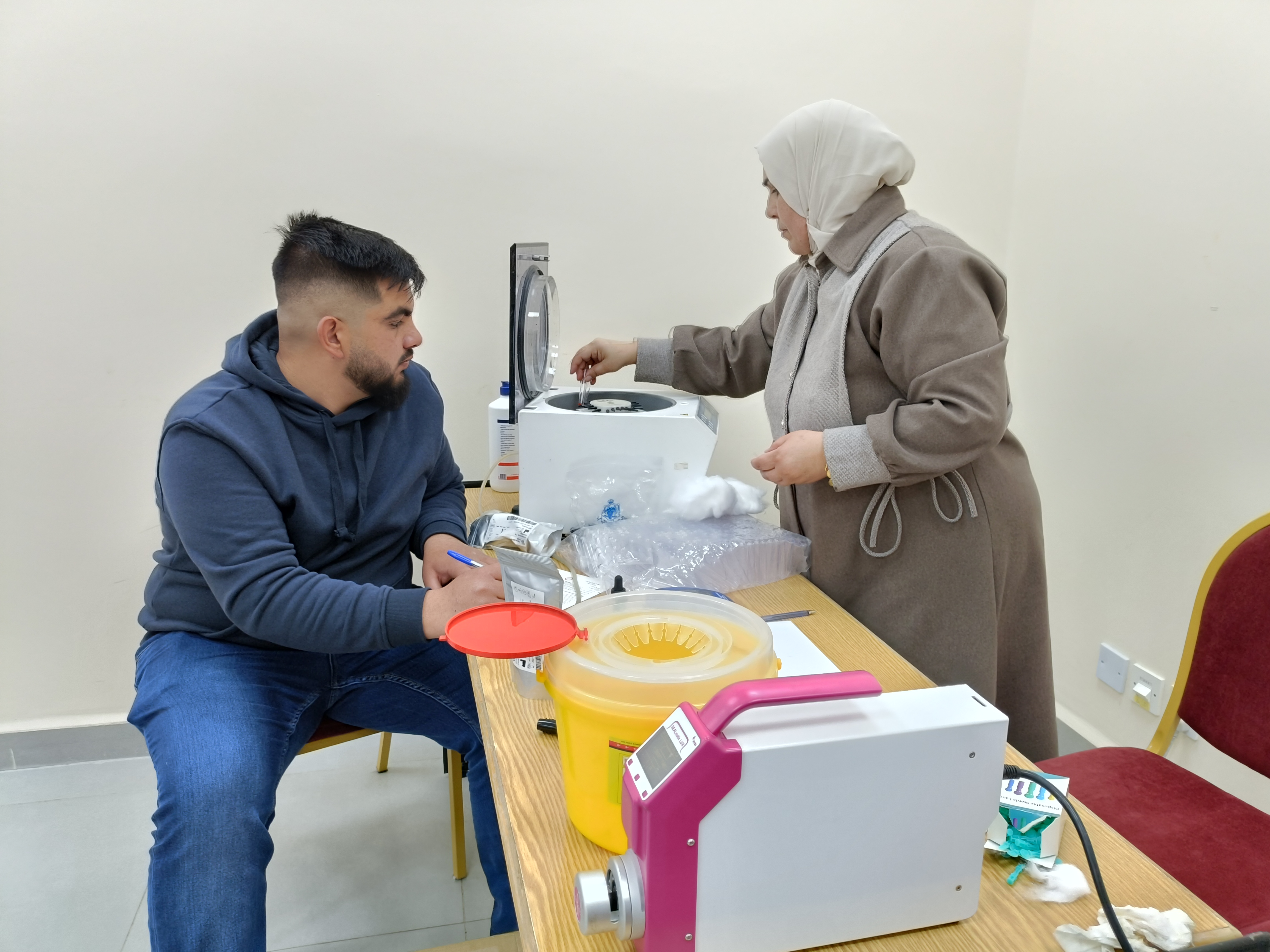 فعالية وطنية في مركز صحي البترا الشامل للتبرع بالدم بمناسبة عيد جلالة الملك عبدالله الثاني بن الحسين