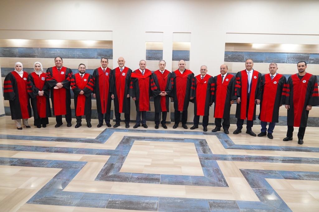 بالصور ... دولة الكباريتي يرعى اليوم الأول لإحتفال عمان الأهلية بتخريج طلبتها للفصل الأول من الفوج 33