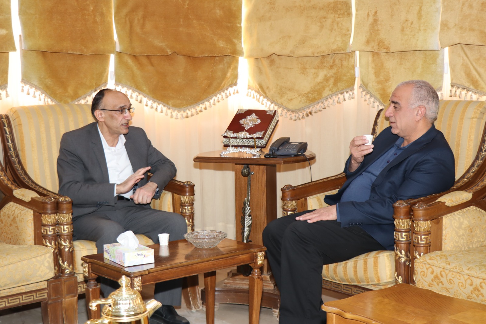 رئيس جامعة الحسين بن طلال يبحث آفاق التعاون مع وفد من حزب الميثاق الوطني