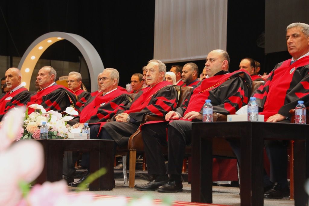 بالصور.. دولة الكباريتي يرعى اليوم الثاني لإحتفال عمان الاهلية بتخريج طلبة الفصل الاول من الفوج 33