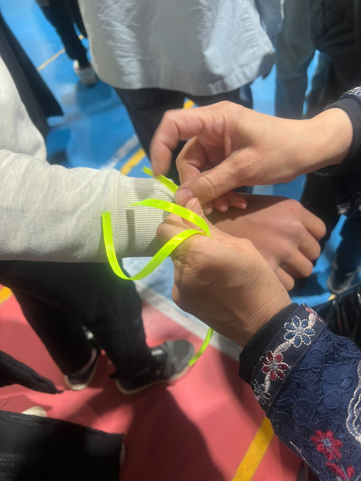 بمبادرة إنسانية وبدعم متبرع كريم.. “أنوار القدس” و”عبق النور” و”سيدات ماعين” ينظمن إفطاراً لـ150 طفلاً في عمّان