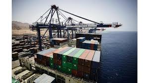 اقتصاديون: نمو الصادرات الوطنية في 2025 يعكس قوة الاقتصاد وتحسن تنافسيته 