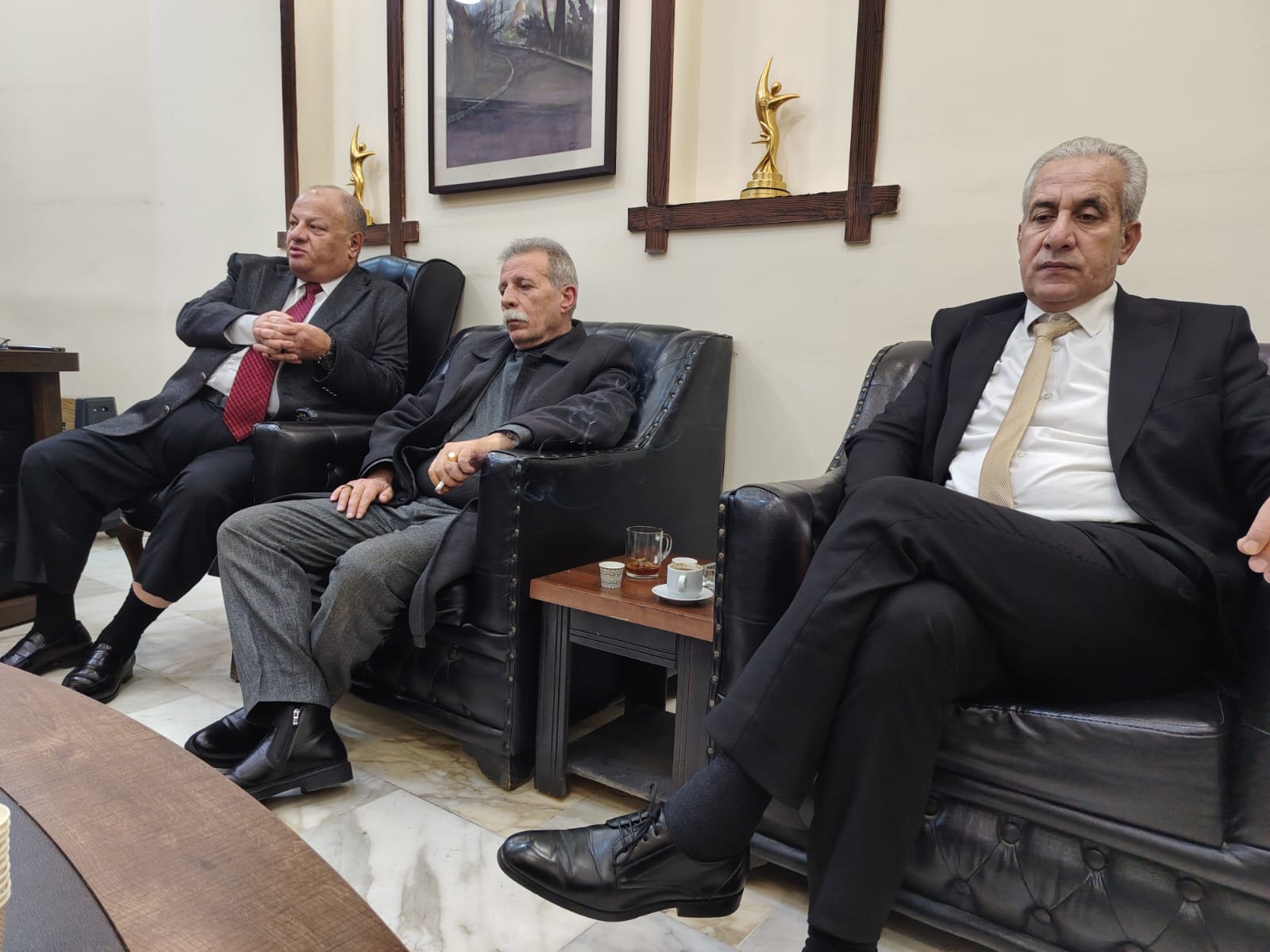 أيمن سماوي يزور نقابة الفنانين مهنئاً بمجلسها الجديد