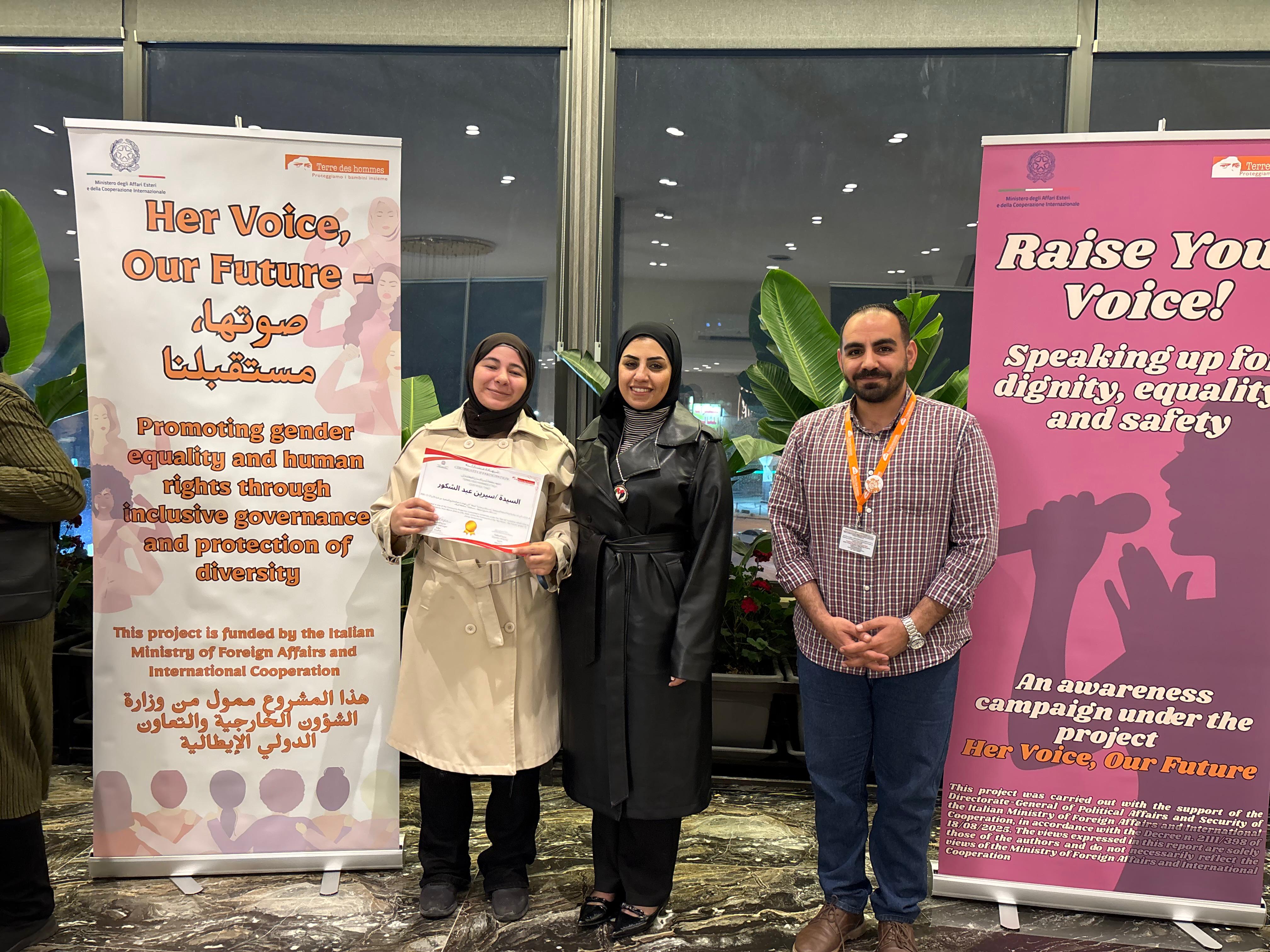 لجنة الحماية في منظمة أرض الإنسان الإيطالية تنظم بازار صَنعة داخل كافيه سلمى خانم