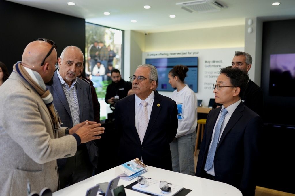 سامسونج إلكترونيكس المشرق العربي تفتتح معرضها في عمان الأهلية وتوقّعان مذكرة تعاون