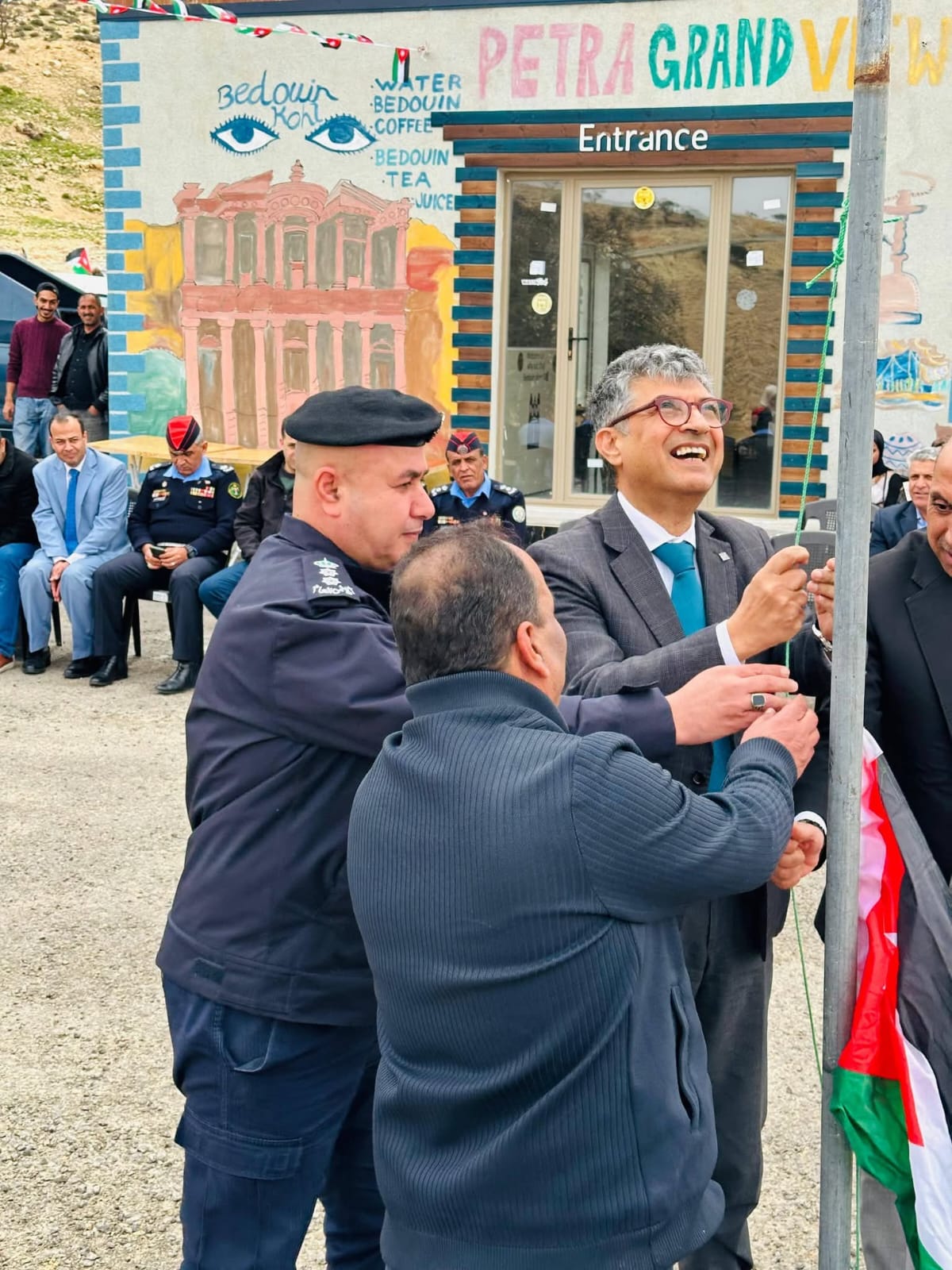 البترا ترفع العلم وتزرع الأمل خلال احتفال مديرية زراعة البترا بالعلم الأردني