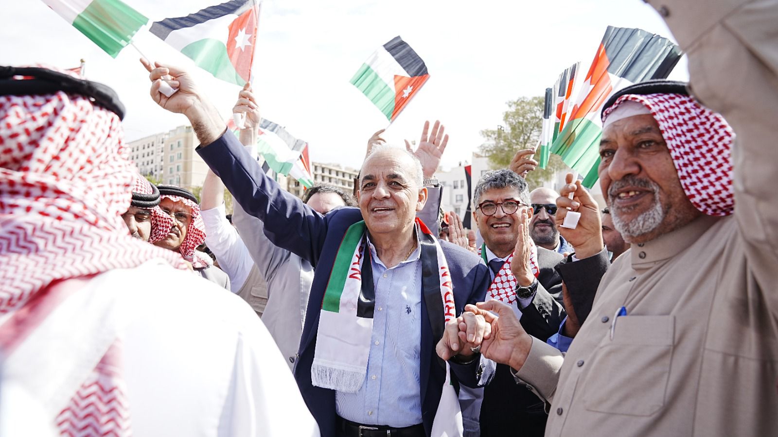 مسيرة وطنية في البترا احتفاء بيوم العلم الأردني بمشاركة رسمية ومجتمعية واسعة