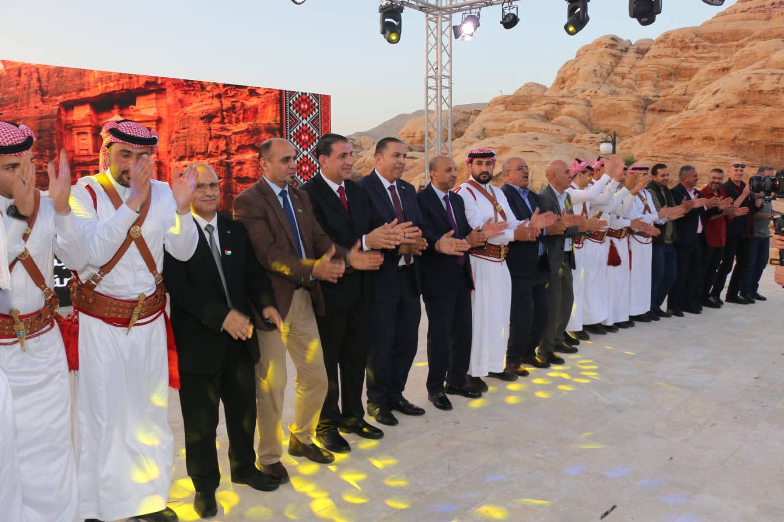 نادي معلمي البترا يطلق فعاليات الملتقى الثقافي الهوية والذاكرة بمشاركة وطنية واسعه 