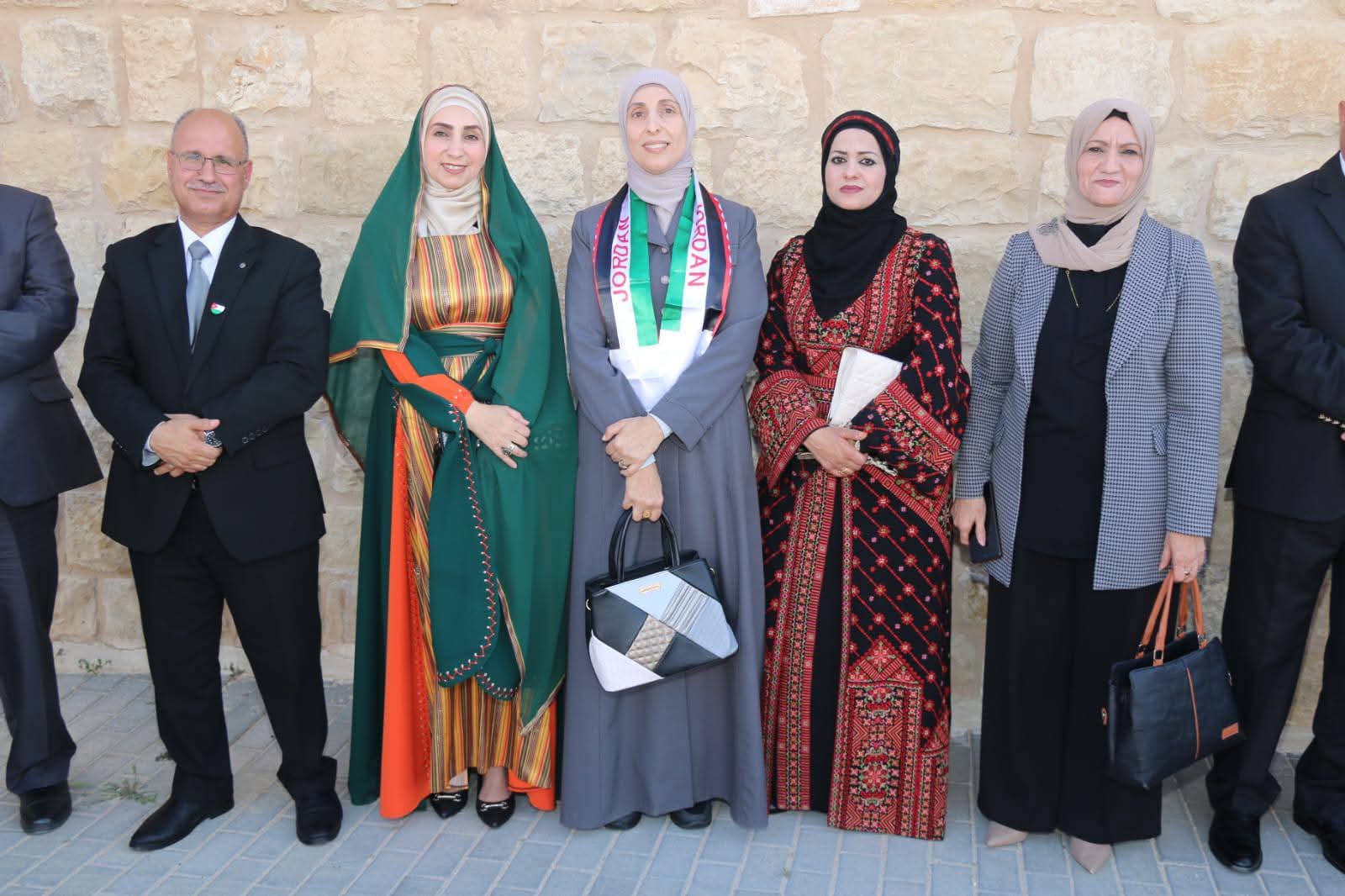 نادي معلمي البترا يطلق فعاليات الملتقى الثقافي الهوية والذاكرة بمشاركة وطنية واسعه 