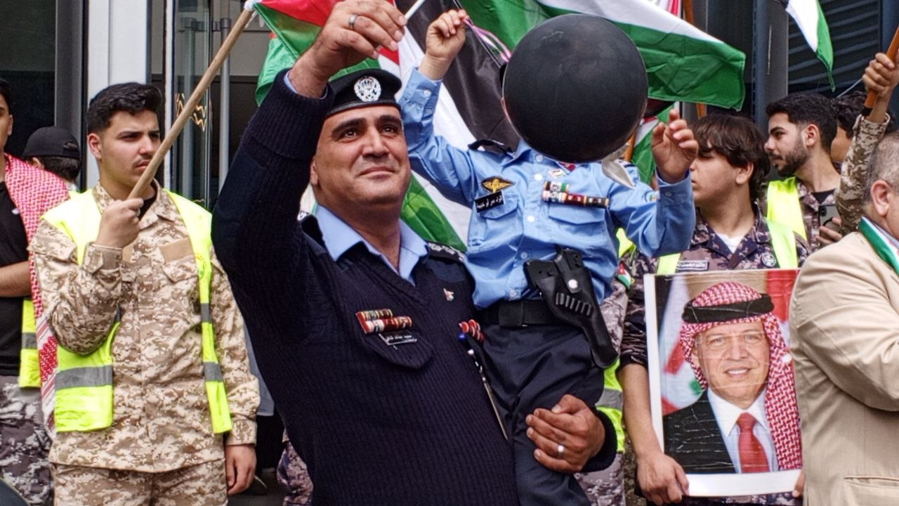 لجنة صحة مجتمع الأميرة بسمة الشامل ومركز صحي الأميرة بسمة الشامل يحتفلون بيوم العلم الأردني بشراكة مجتمعية فاعلة