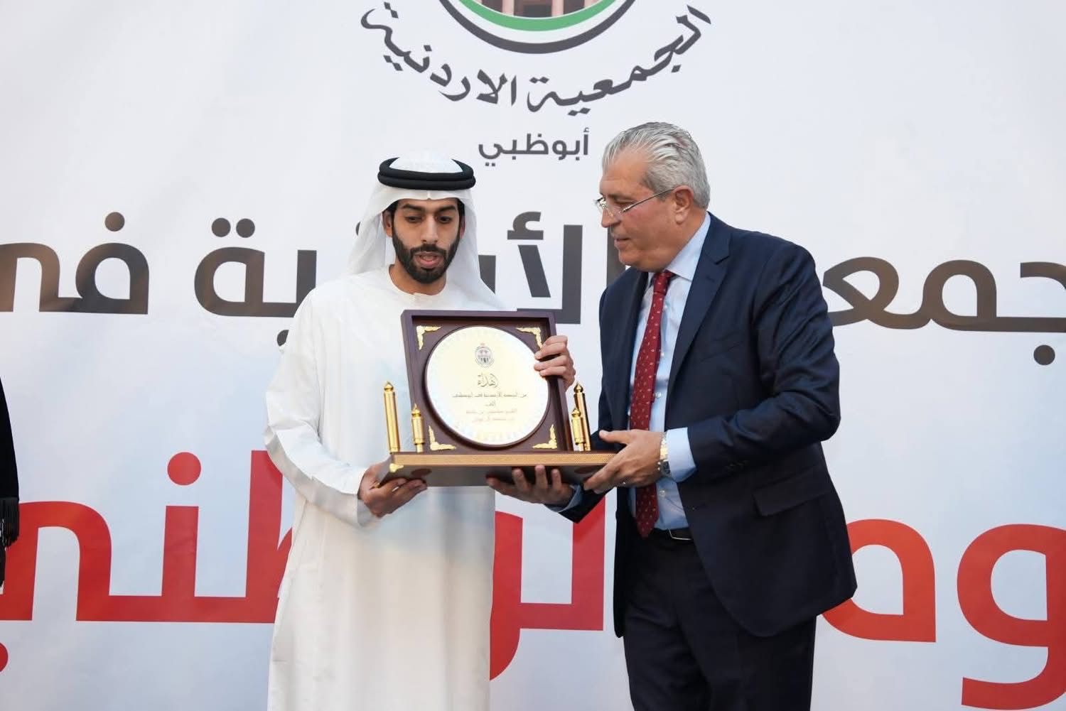 فوز المهندس بشار العمري وكتلته في انتخابات الجمعية الأردنية بأبوظبي