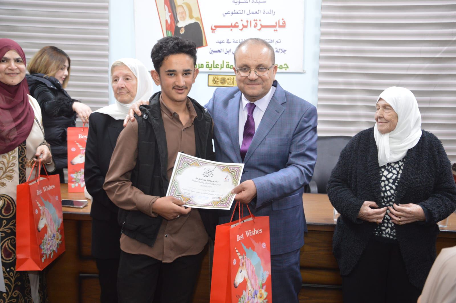 عبيدات يرعى إحتفال جمعية بيت الحكمة لدعم مرضى السرطان 