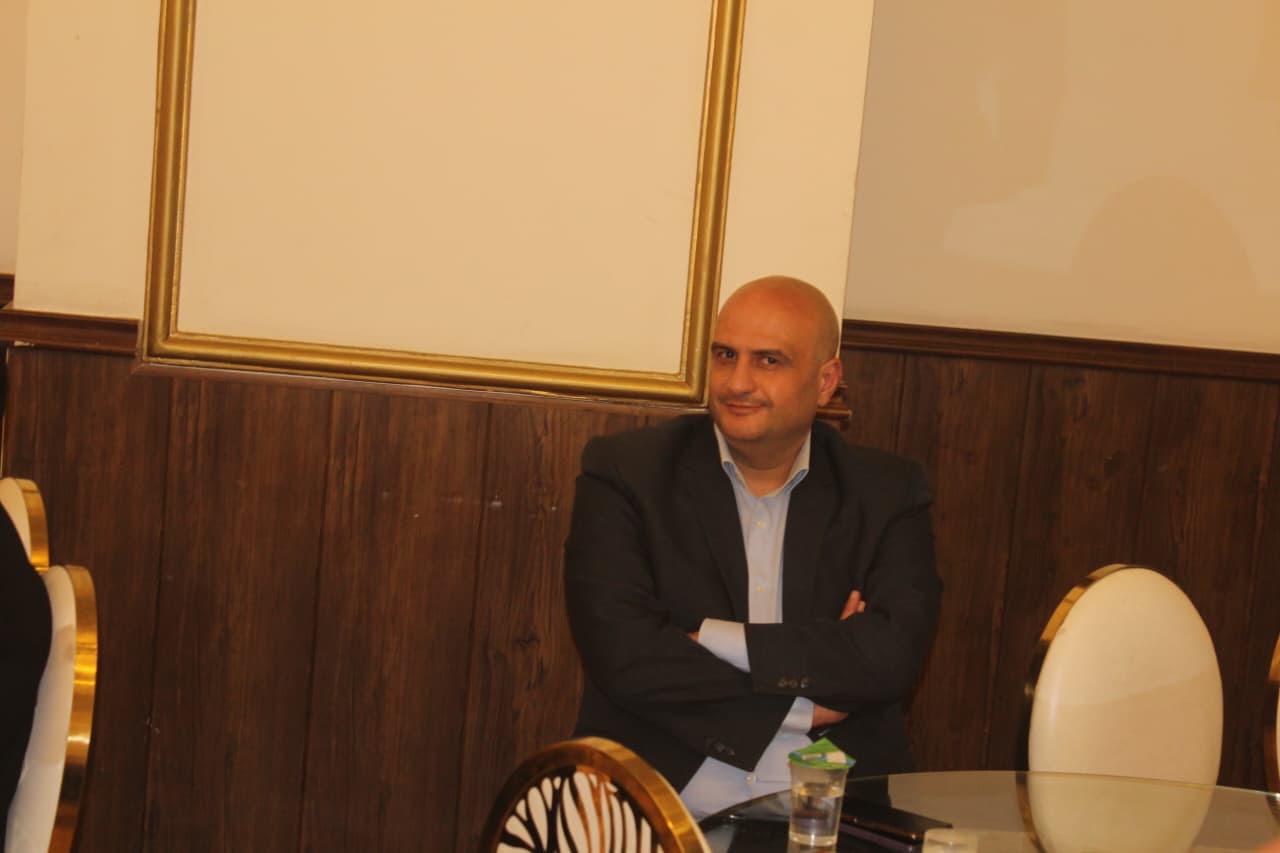 البدارين وحداد.. الفريق المتقاعد عيد الروضان البدارين يطلب.. ورئيس الوزراء السابق بشر الخصاونة يعطي