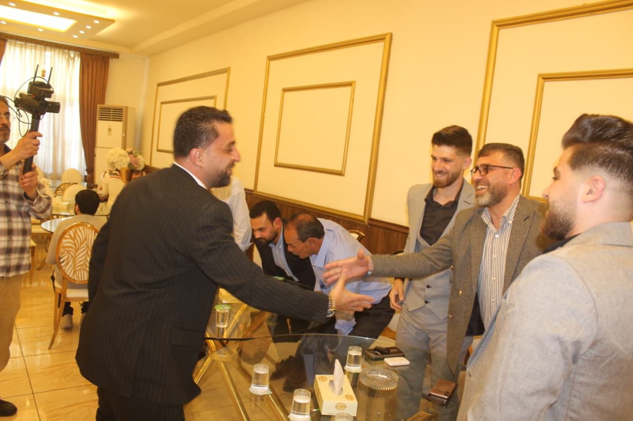 البدارين وحداد.. الفريق المتقاعد عيد الروضان البدارين يطلب.. ورئيس الوزراء السابق بشر الخصاونة يعطي