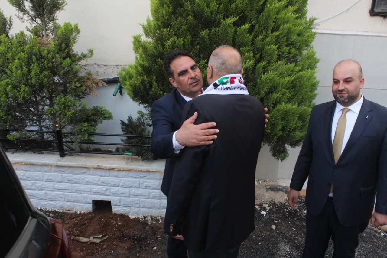 البدارين وحداد.. الفريق المتقاعد عيد الروضان البدارين يطلب.. ورئيس الوزراء السابق بشر الخصاونة يعطي