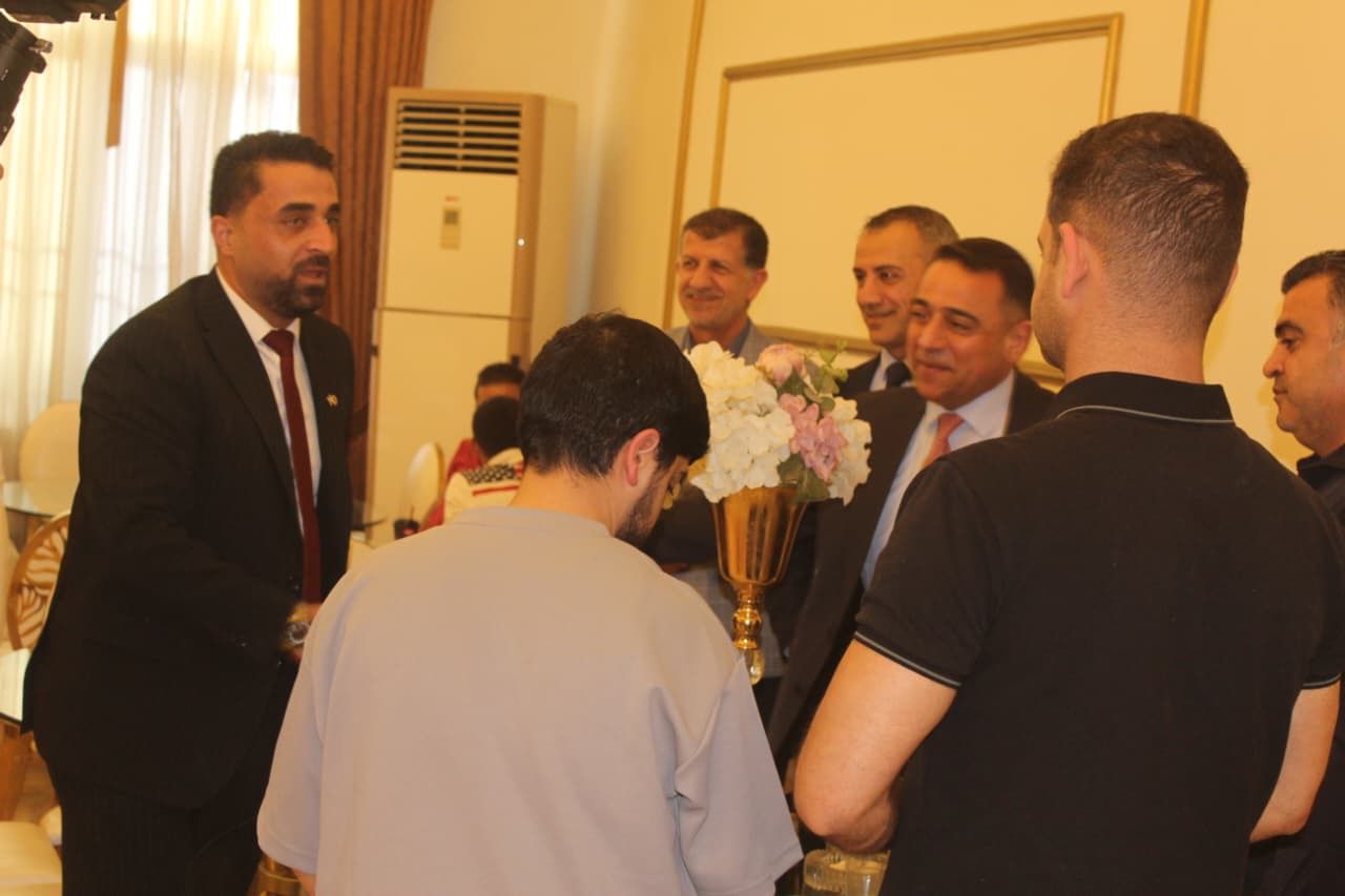 البدارين وحداد.. الفريق المتقاعد عيد الروضان البدارين يطلب.. ورئيس الوزراء السابق بشر الخصاونة يعطي