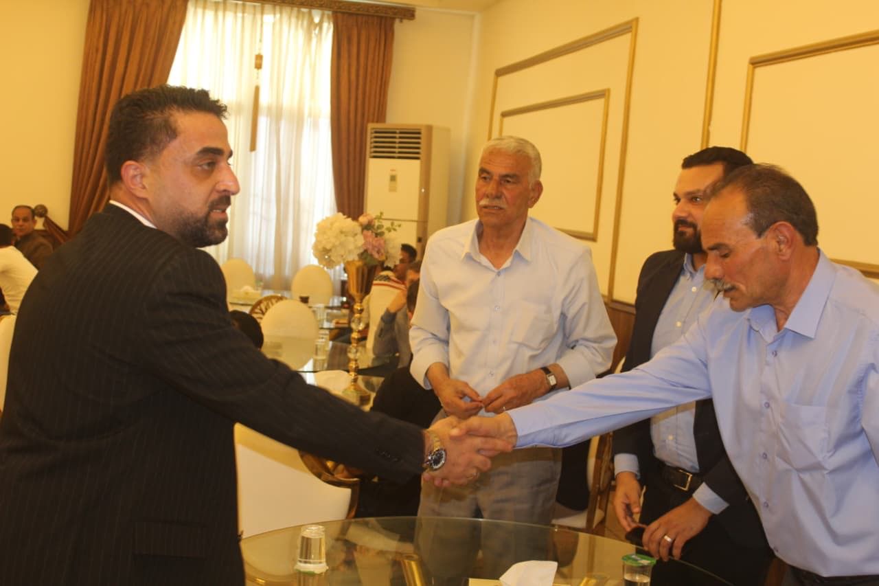 البدارين وحداد.. الفريق المتقاعد عيد الروضان البدارين يطلب.. ورئيس الوزراء السابق بشر الخصاونة يعطي