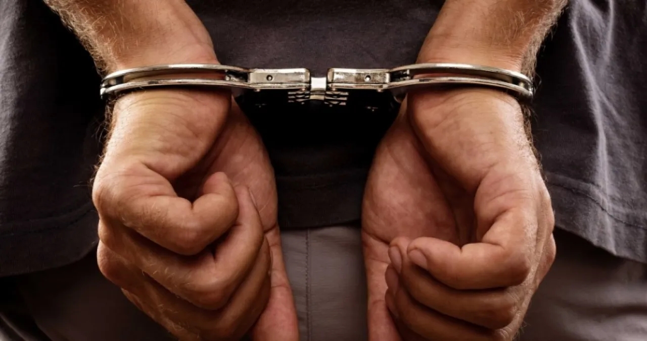 الأمن العام : ضبط شخص ( يحمل سيرة مرضية نفسية ) قتل والدته بجنوب عمان
