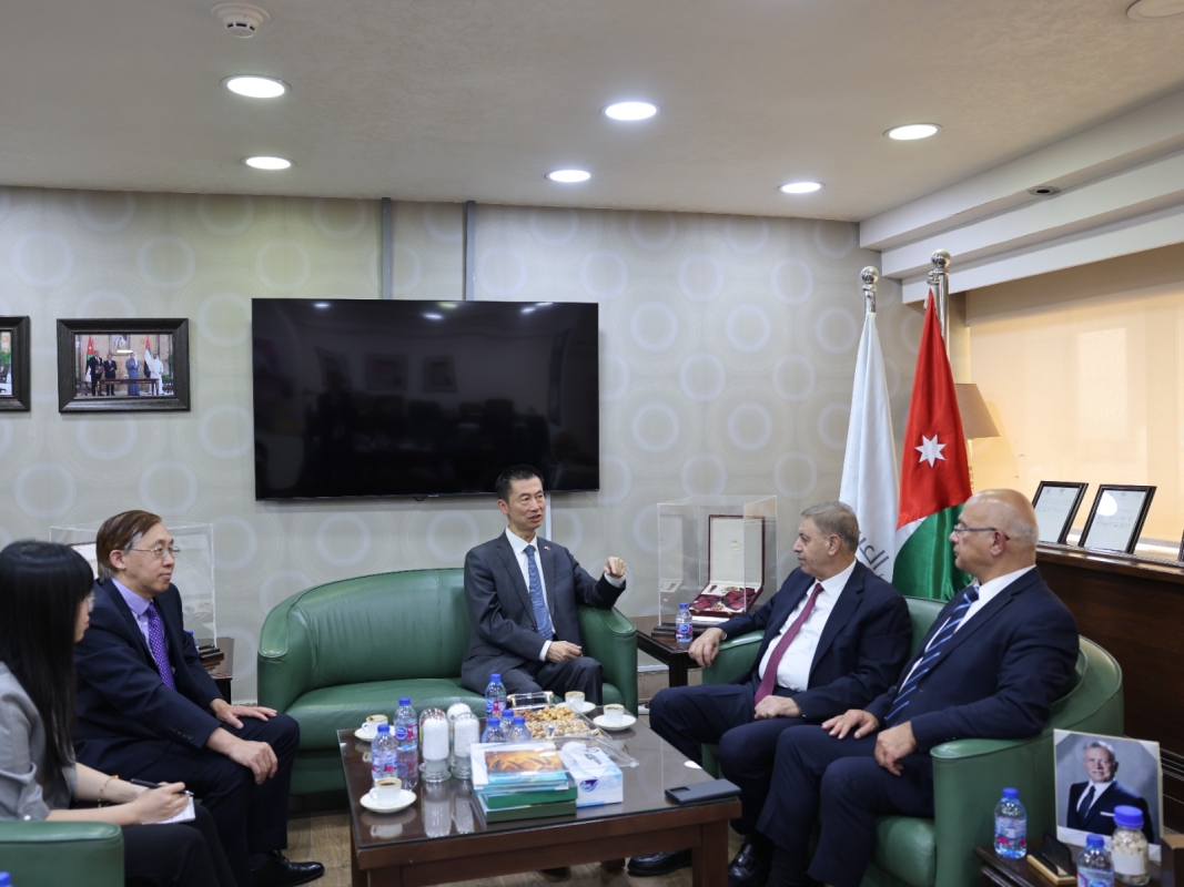 البوتاس العربية تبحث مع السفير الصيني آفاق التعاون الاقتصادي والشراكات الاستثمارية