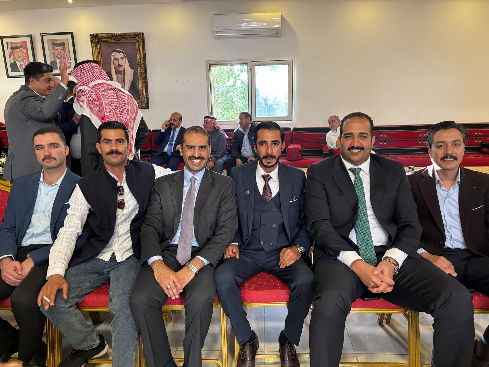 النجادا والحنيطي نسايب.. الوزير الأسبق محمود الخرابشة  طلب والشيخ محمد عبدالوهاب الحنيطي قام بالترحيب بالجاهه والعميد الطيار منير الحنيطي أعطى