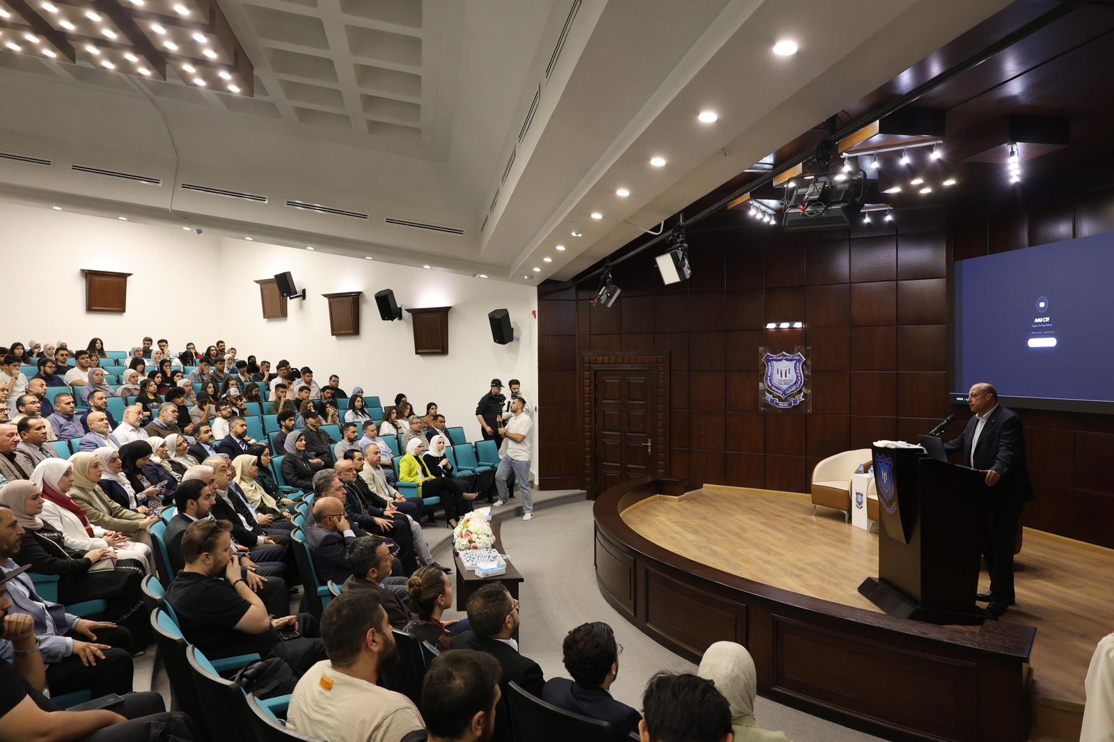 بالصور ... د. الحوراني يرعى يوم الابتكار في جامعة عمّان الأهلية بمشاركة شركات ريادية وتقنية