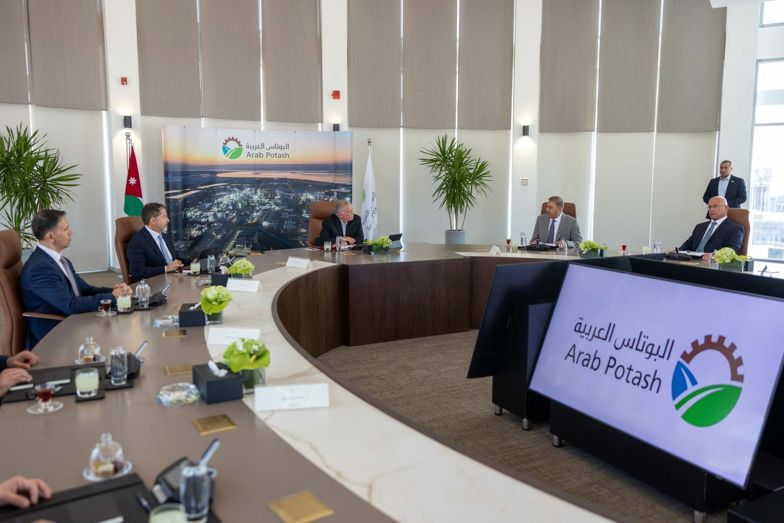 جلالة الملك يزور مصانع شركة البوتاس العربية في غور الصافي