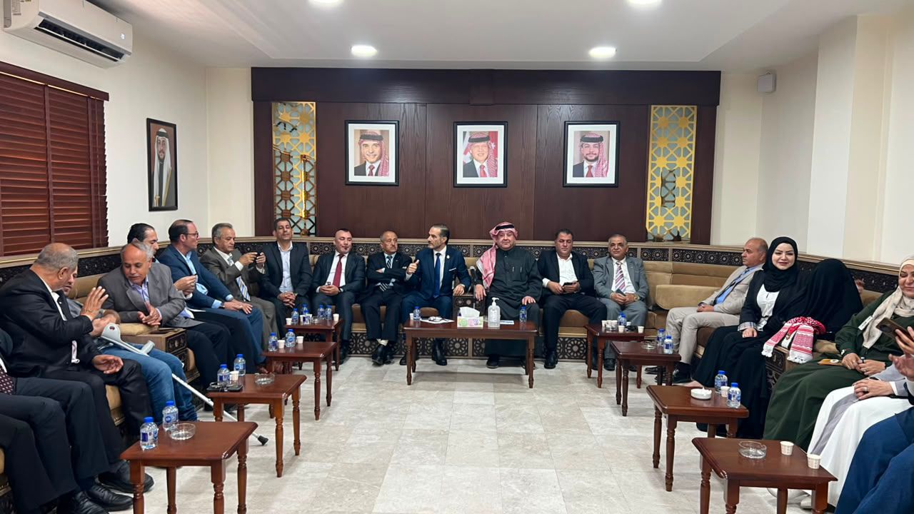 مستشار جلالة الملك لشؤون العشائر يلتقي فريق كلنا خلف القائد