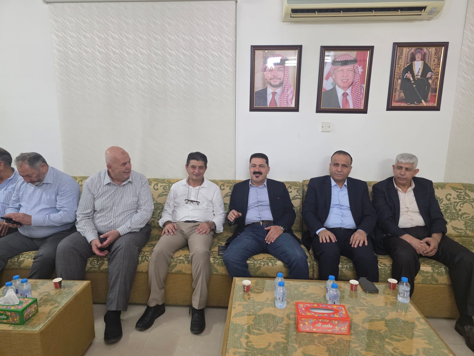 نادي الجالية الأردنية في سلطنة عُمان يكرّم  عبد الكريم العمري  تقديرًا لعطائه وجهوده.