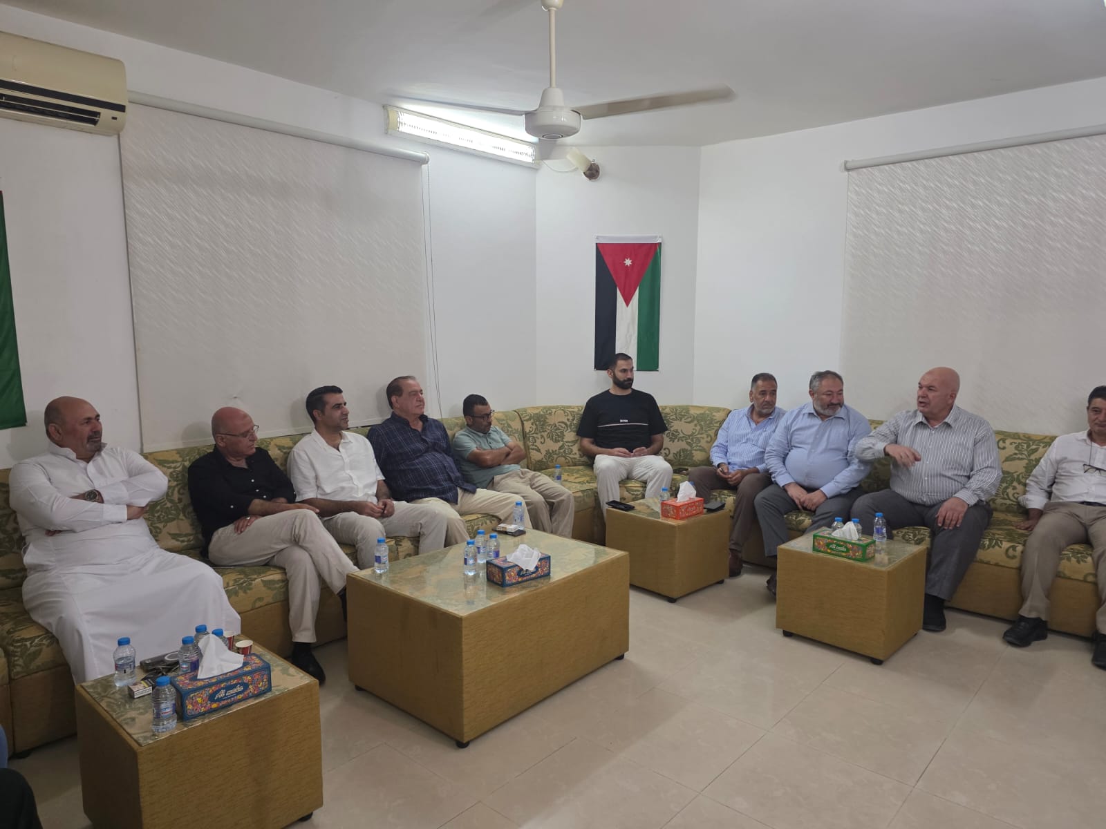 نادي الجالية الأردنية في سلطنة عُمان يكرّم  عبد الكريم العمري  تقديرًا لعطائه وجهوده.