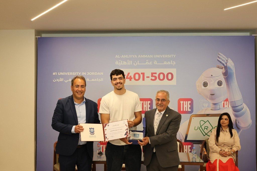 بالصور ... عمان الأهلية تحتفي بطلبتها المتميزين في مختلف المجالات وتكرّمهم تقديراً لإنجازاتهم