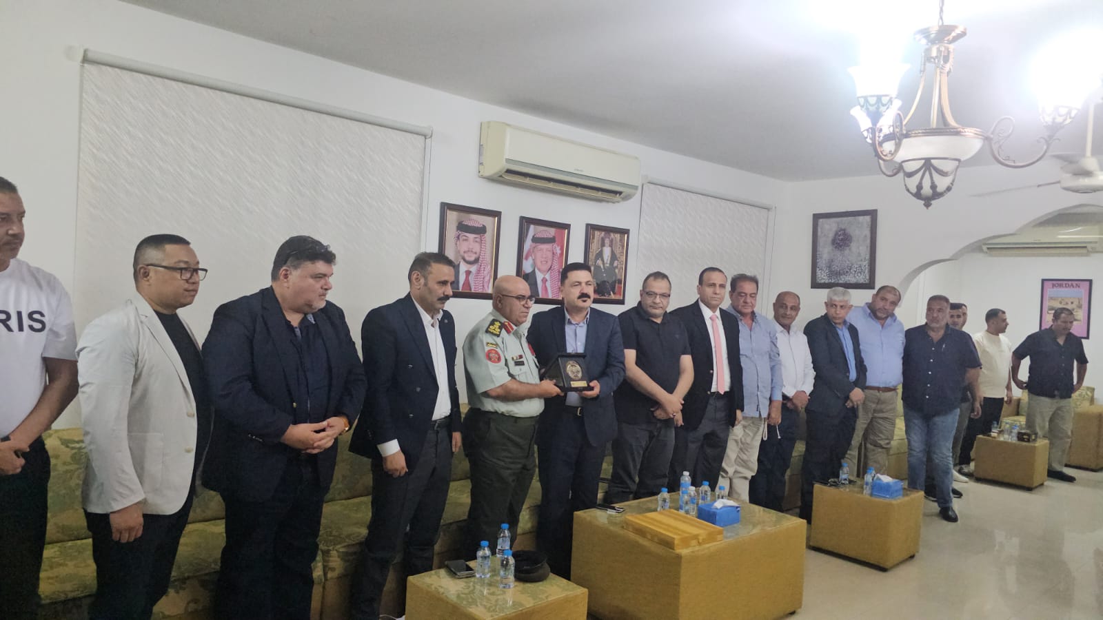 وفاء للعطاء نادي الجالية الأردنية في سلطنة عُمان يكرم الملحق العسكري العميد الركن علي الحوامده في ختام مسيره حافله بالإنجاز