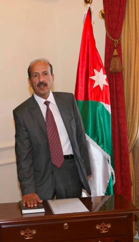 موقع جوهرة العرب الإخباري يهنئ المهندس محمد أبو الغنم بمناسبة حصول نجله على درجة الدكتوراه