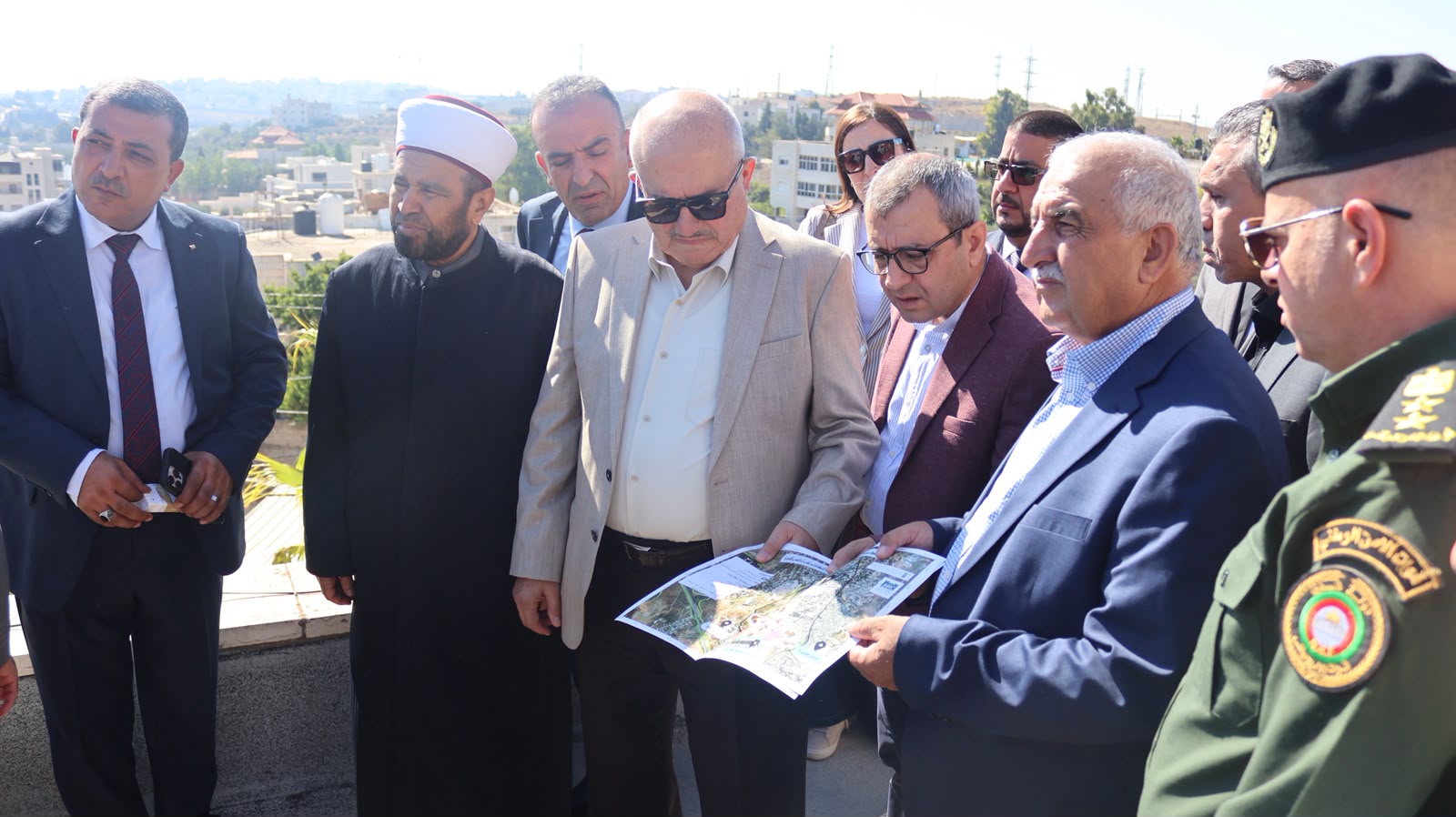 القدس: م. سمحان يشارك في جولة وزارية للاطلاع على التحديات البيئية والتنموية في قرى شمال غرب القدس