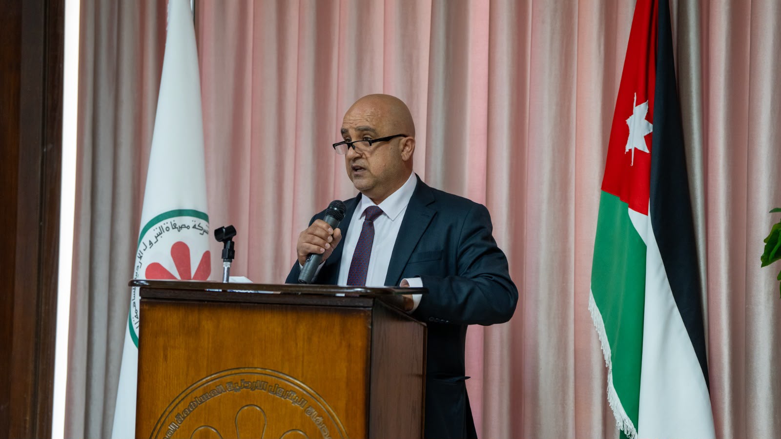 مصفاة البترول تكرّم عددا من متقاعديها وموظفيها 