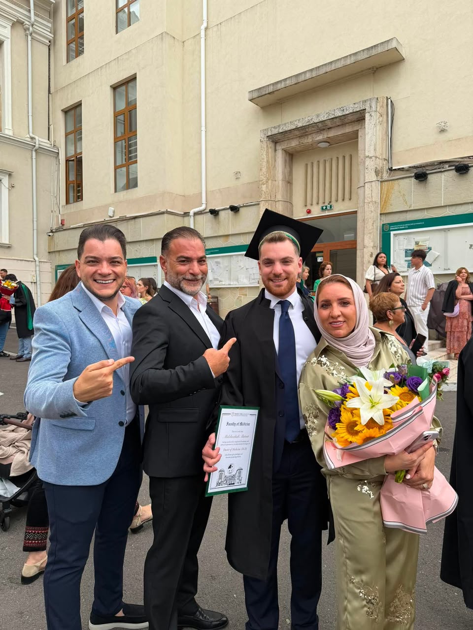 تهنئه للدكتور عبدالوهاب نمر العطعوط تخرجه من جامعة Grigore T. Popa للطب والصيدلة في ياش – رومانيا