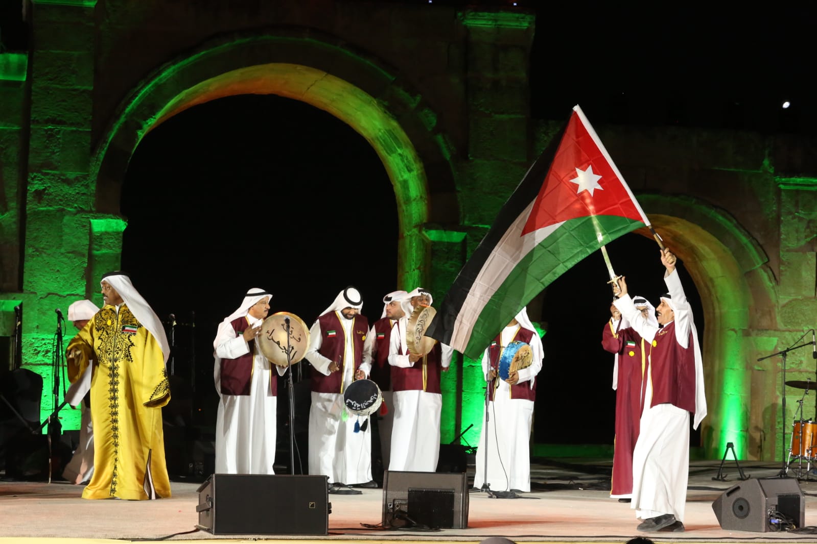 الكويت وكوريا ومصر وفلسطين ضيوف بفنهم على مسرح(الهيبودروم)