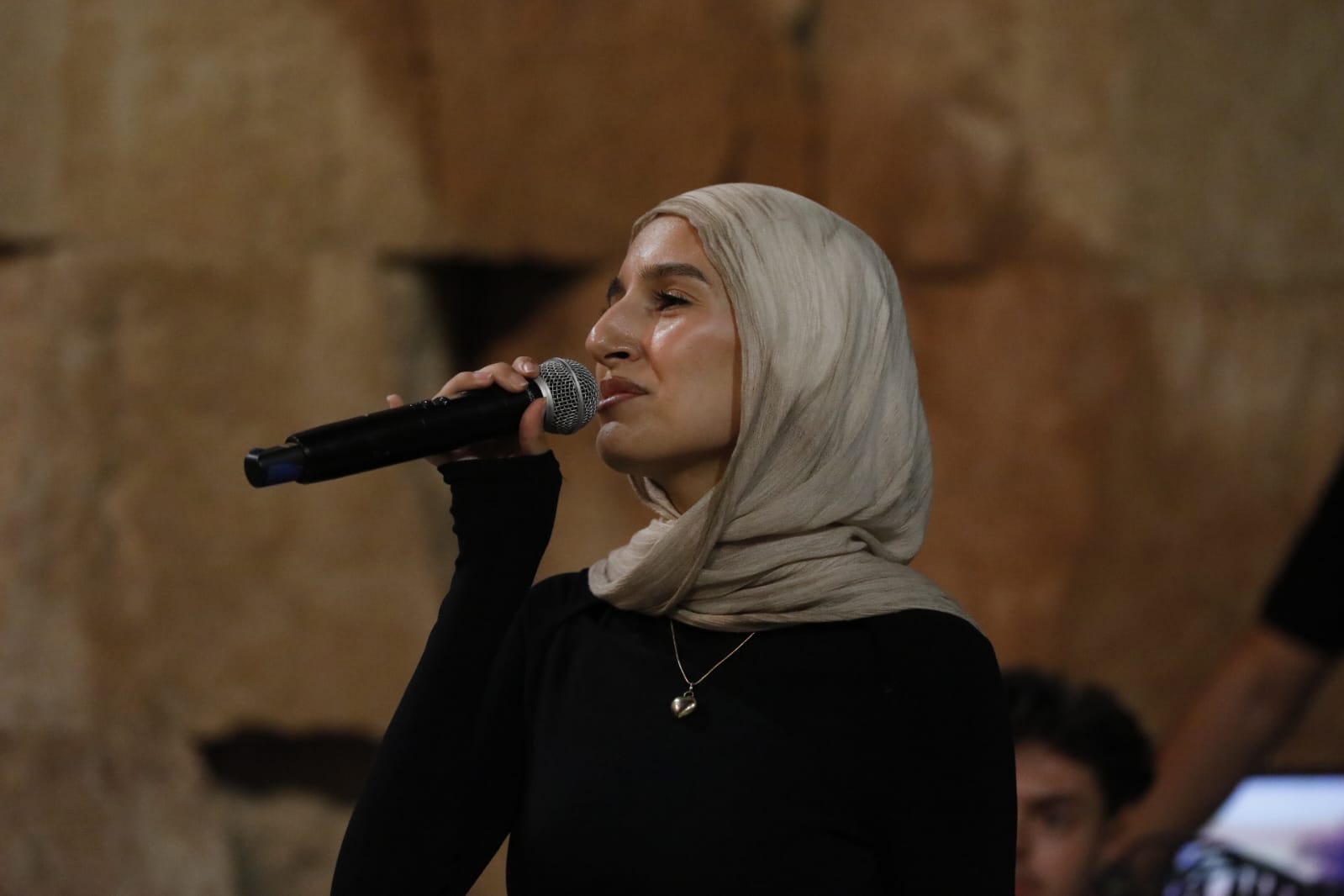 ارتيمس.. مازال يحتضن فرق الجامعات الموسيقية والشعر