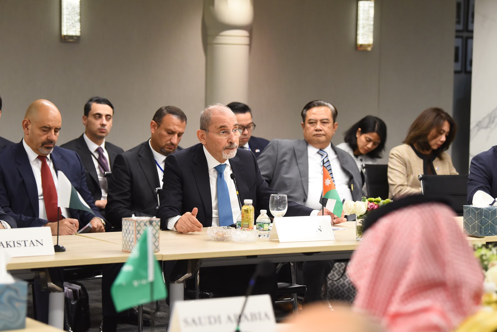 الدول الثماني: ضرورة الالتزام بوقف إطلاق النار في غزة ورفض التهجير والضم