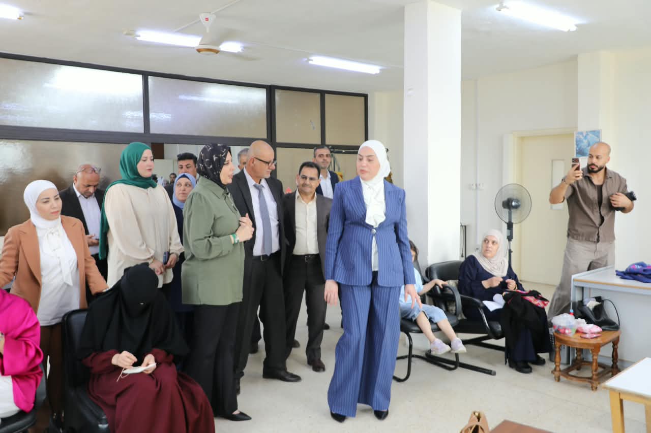 خلال جولة للمحافظة...وزيرة التنمية الاجتماعية تتفقد عددا من المراكز والجمعيات والأسر في جرش