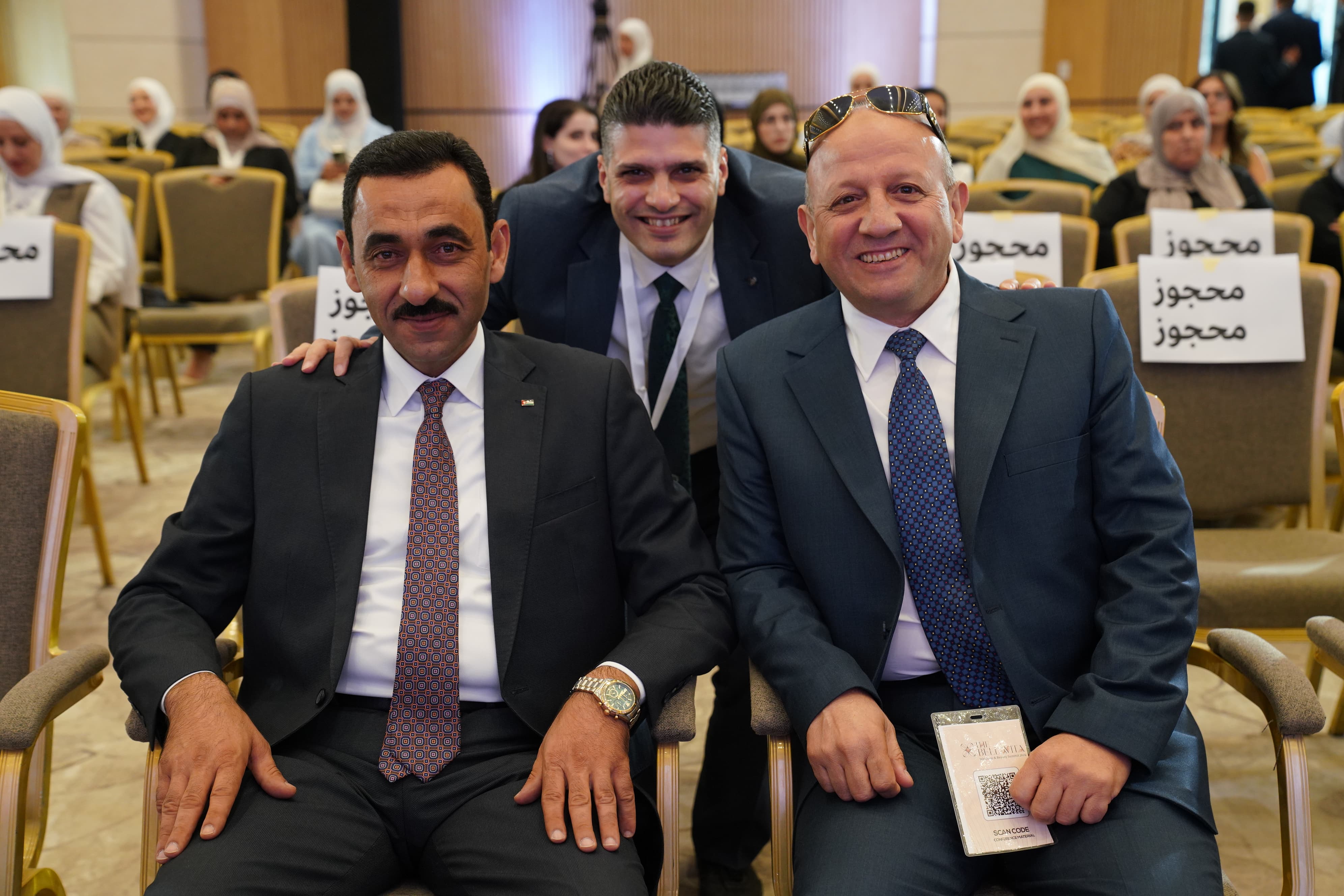 الدكتور محمد بيان يشارك في حفل خريجي المملكة المتحدة ويلتقي السفير البريطاني في عمّان